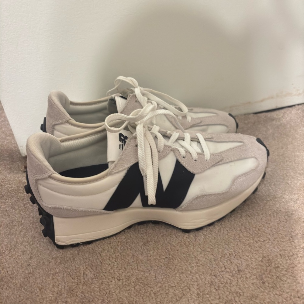New Balance 327